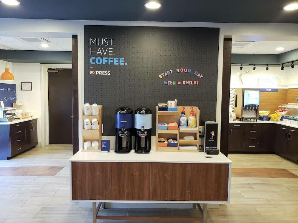 Holiday Inn Express Baltimore BWI Airport West By Ihg Hanover Exterior photo